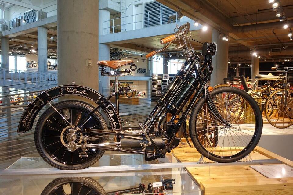 Hildebrand & Wolfmüller replica displayed at Barber Vintage Motorsports Museum; useful for representative model-form context, not evidence of an original 1894 survivor or the Science Museum specimen used for some profile measurements.