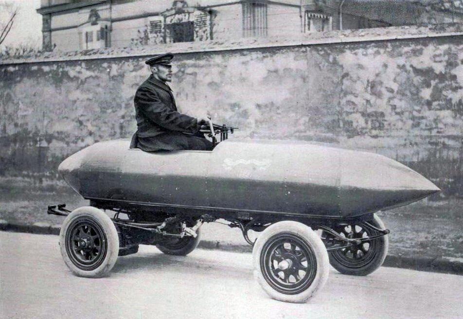 Exact original vehicle, driver and record date; period black-and-white halftone rather than a modern exterior photograph.