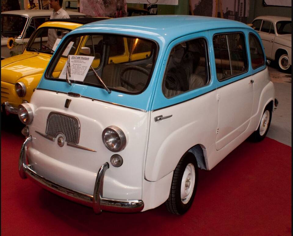 Exact 600 Multipla model; individual year and first-series versus 600D specification are not stated, so it is representative for the 1957 profile.