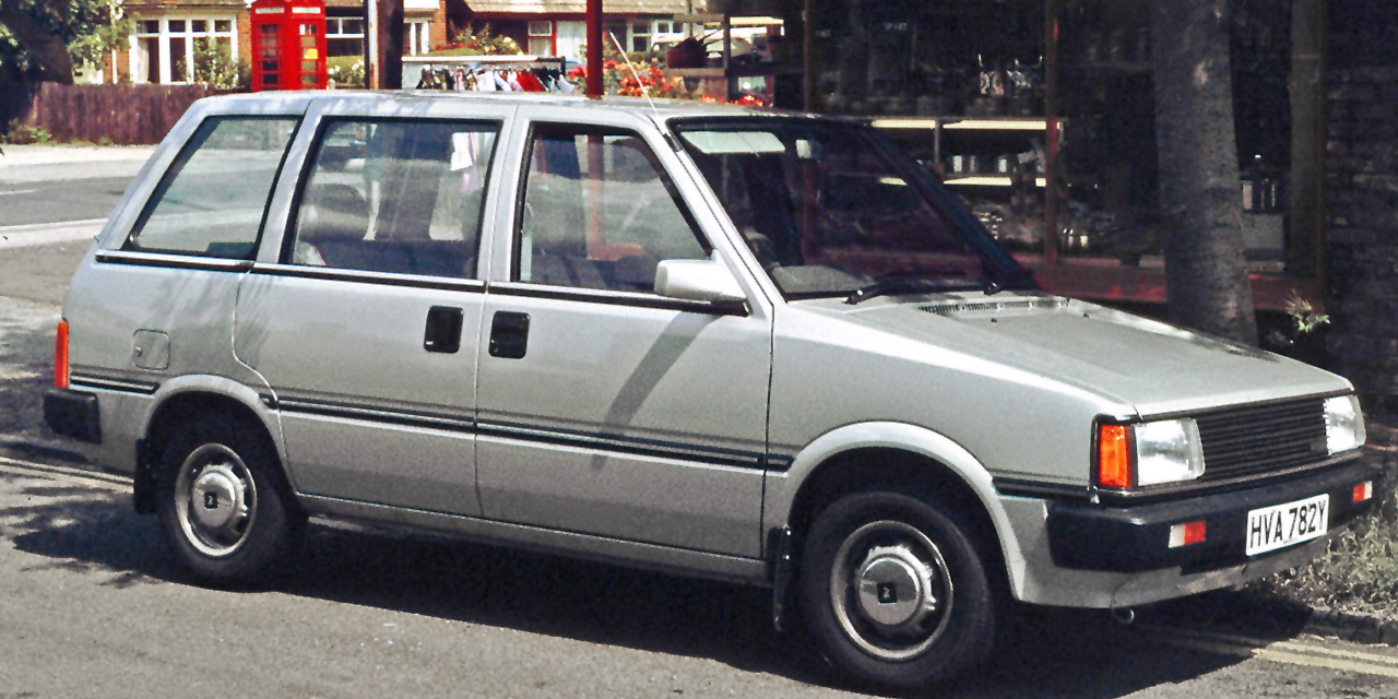 Exact M10 body; photographed in 1983 in the UK and representative of the 1981 reveal/1982 production profile, not an exact 1981 Japanese-market car.