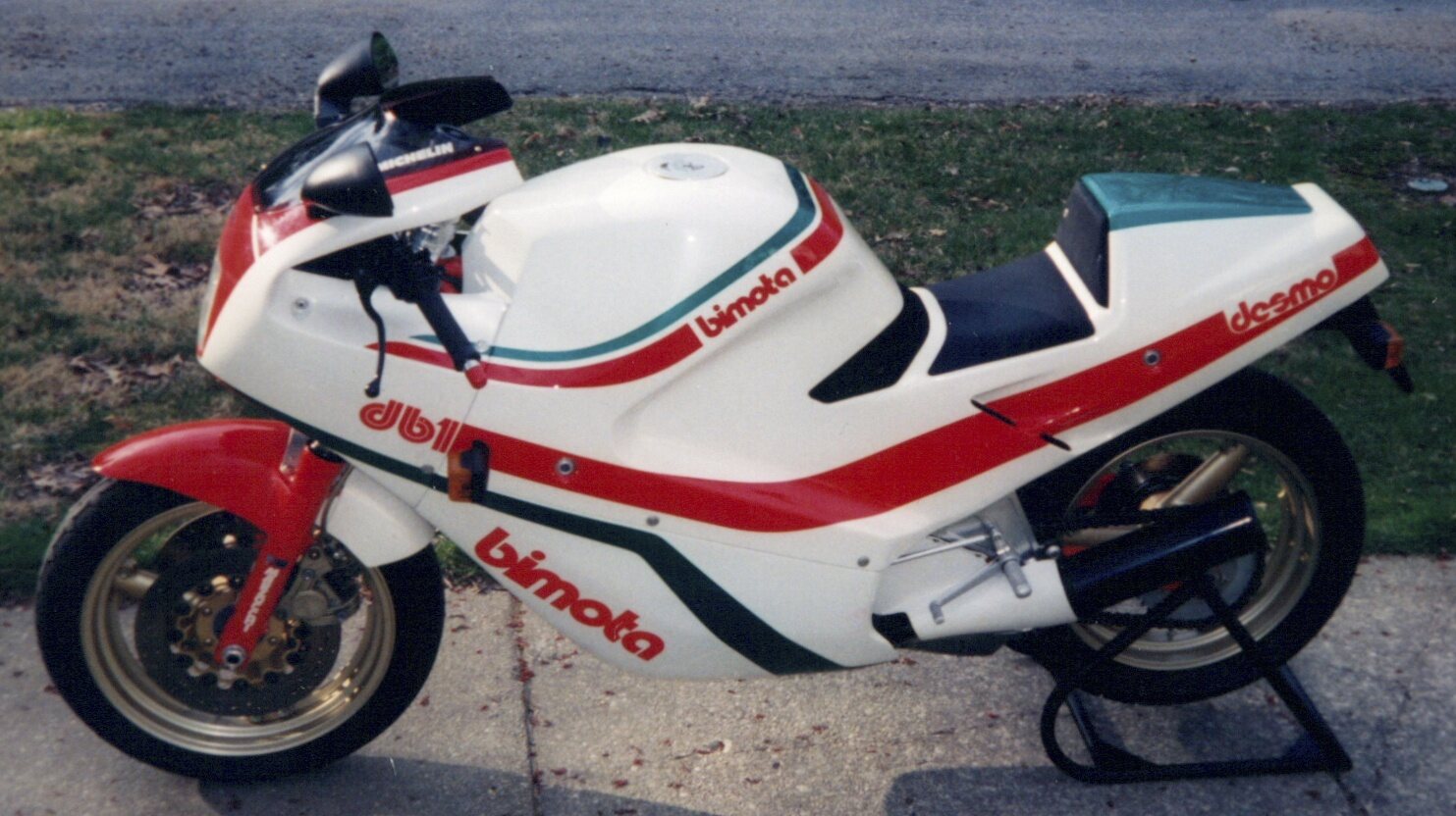 Exact Bimota DB1 model; Commons filename identifies 1986, one year later than the target first-series year.