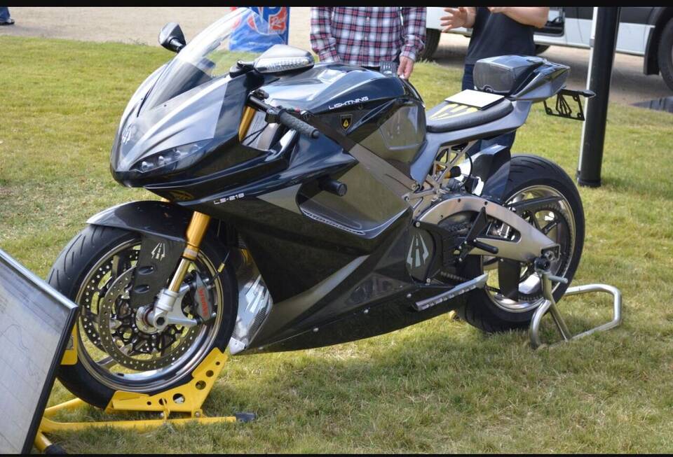 Exact LS-218 model photographed in 2015; representative for the 2014 production-debut profile.