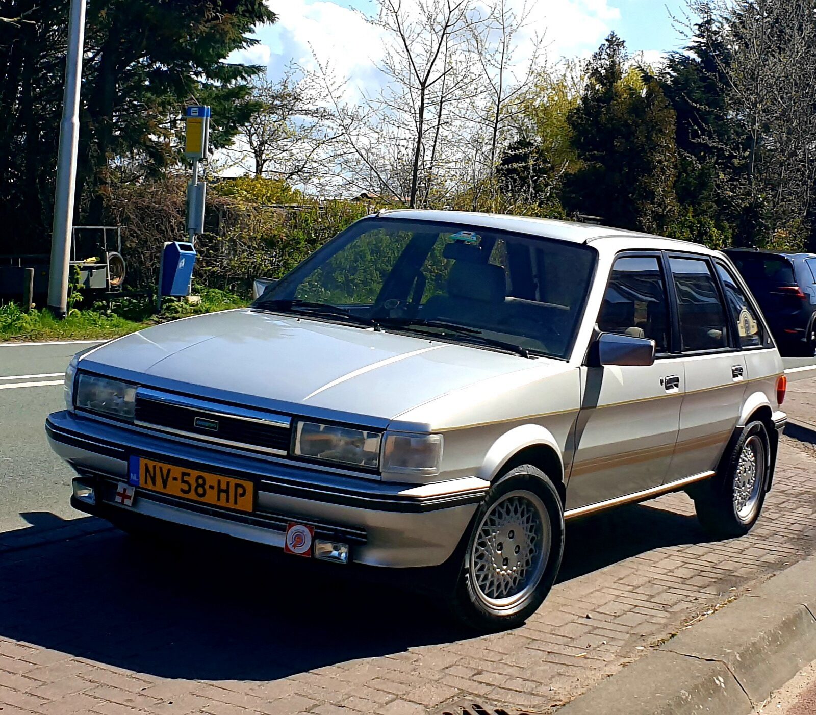 Exact 1.6 HLS trim, but the source identifies a 1985 car rather than a 1983 launch-year example.