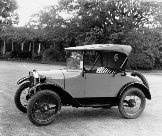 Wikimedia Commons identifies the photographed car as a 1922 Austin Seven.
