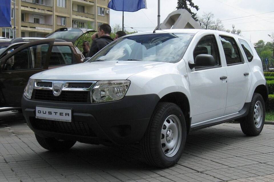 Exact 2010 first-generation Dacia Duster; source does not verify 1.6 16V, 4x4 or original market