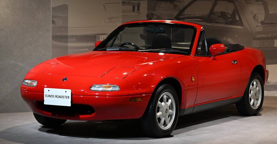 Exact 1989 Eunos Roadster; later display photograph.